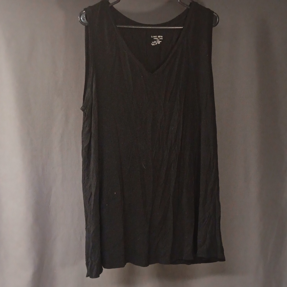 Black sleeveless swing tank top